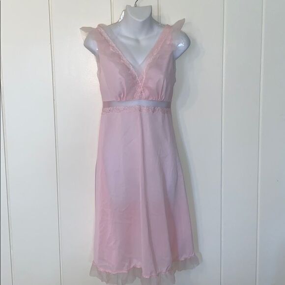 Vintage Other - Darling VTG Youth Form pink nylon nightgown